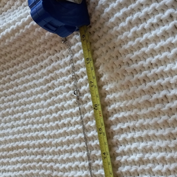 RARE and unique copper/rose gold shape on long silver necklace with extender - Picture 4 of 5